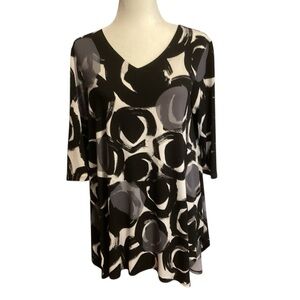 Niche V-Neck tunic top in geometric print of black and grey size medium EUC